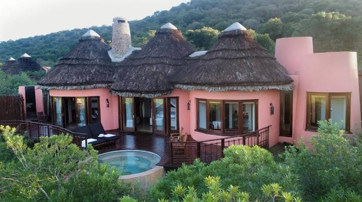 The picturesque view of Thanda Safari Lodge